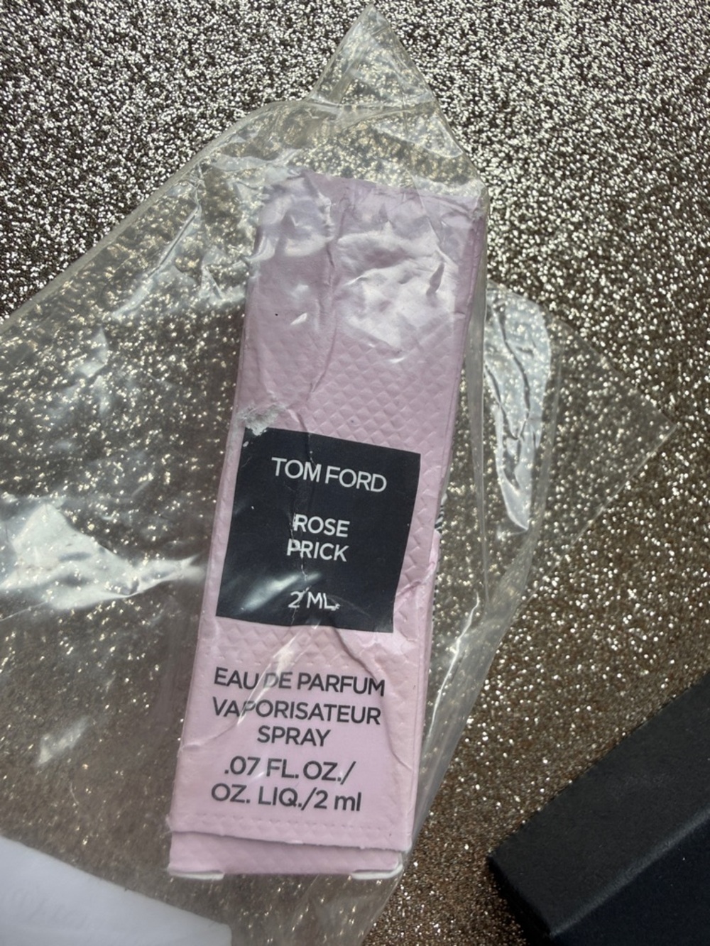 NIB 2ml ROSE PRICK Tom Ford ( damaged box) - Picture 4 of 4